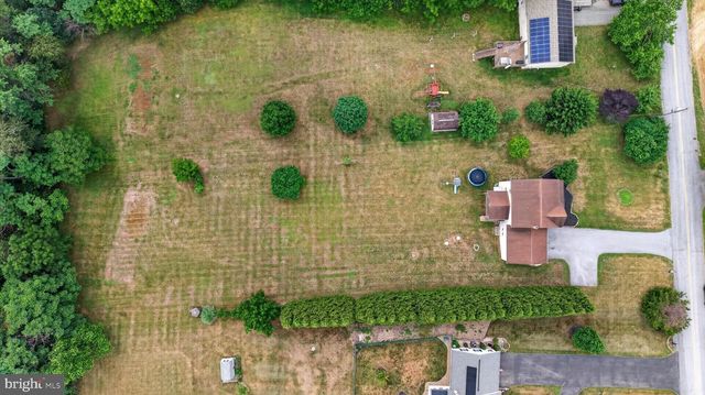 325 SHOOP LN, Halifax, PA 17032