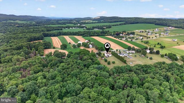325 SHOOP LN, Halifax, PA 17032