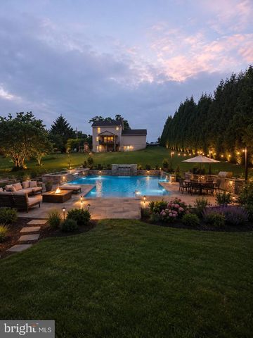 325 SHOOP LN, Halifax, PA 17032
