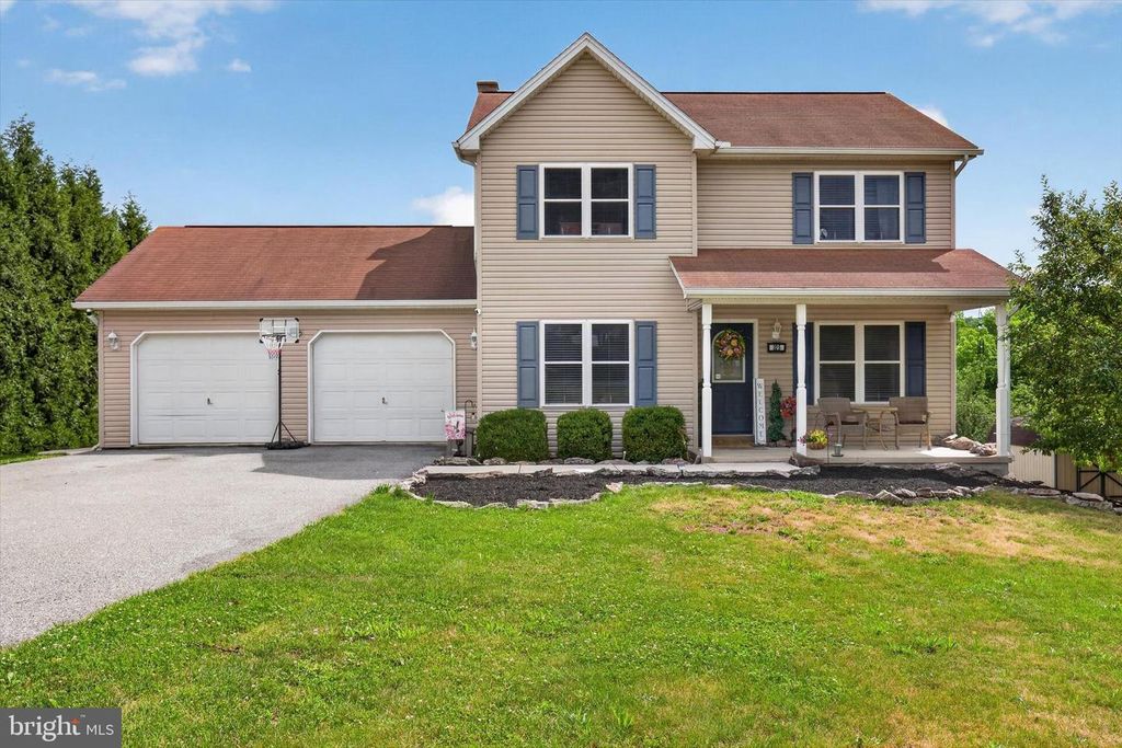 325 SHOOP LN, Halifax, PA 17032