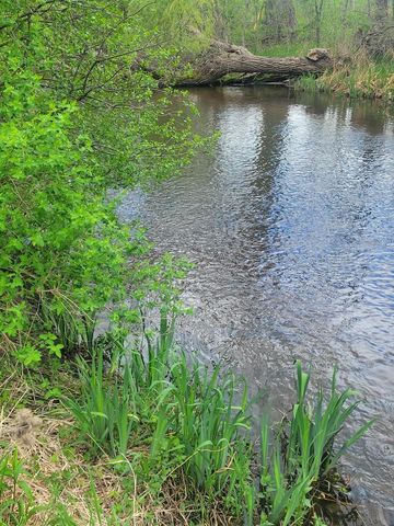 N6282 River Heights DRIVE, Plymouth, WI 53073