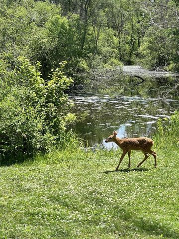 N6282 River Heights DRIVE, Plymouth, WI 53073