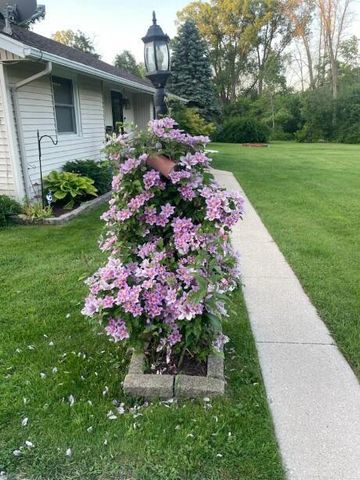 N6282 River Heights DRIVE, Plymouth, WI 53073