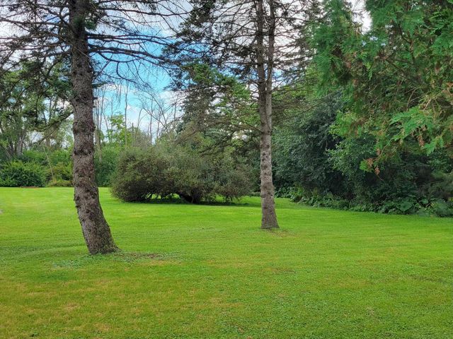 N6282 River Heights DRIVE, Plymouth, WI 53073