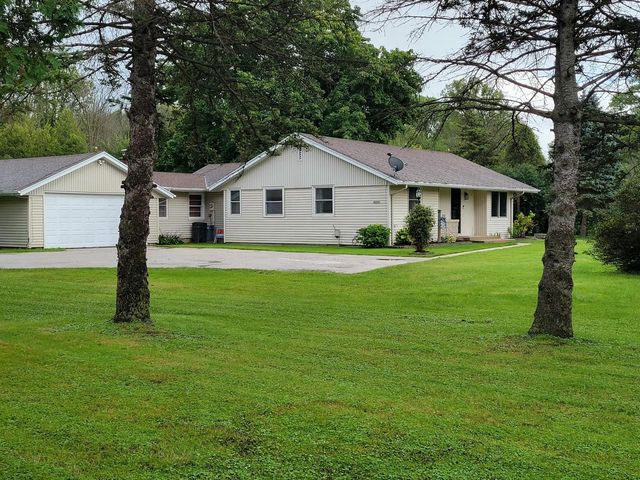 N6282 River Heights DRIVE, Plymouth, WI 53073