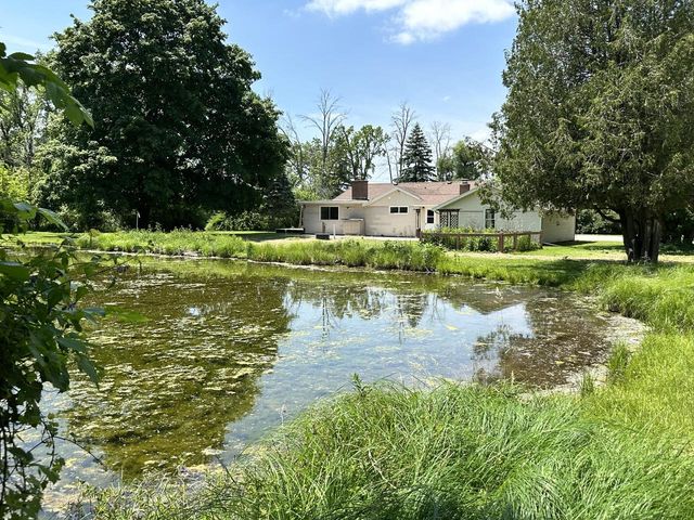 N6282 River Heights DRIVE, Plymouth, WI 53073