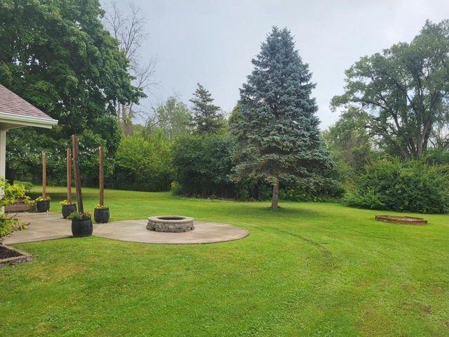 N6282 River Heights DRIVE, Plymouth, WI 53073