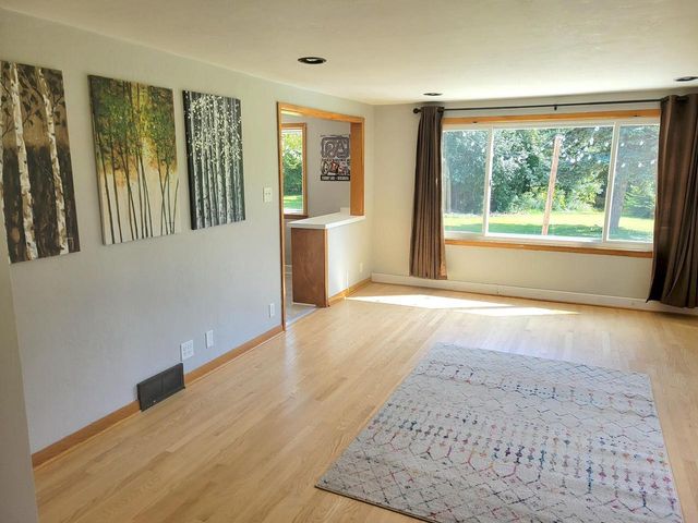 N6282 River Heights DRIVE, Plymouth, WI 53073