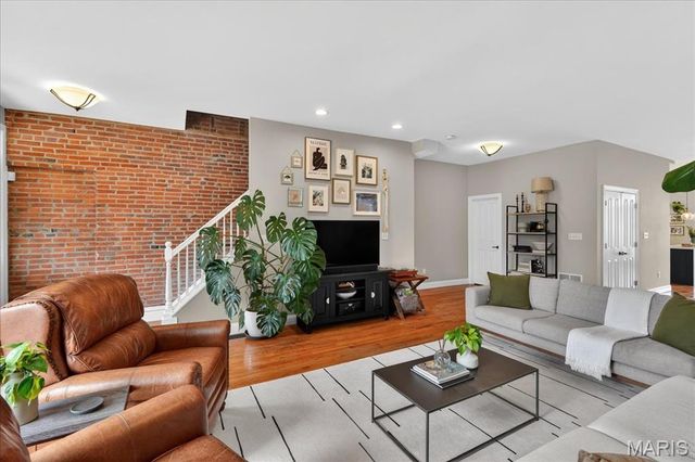 2907 Michigan Avenue, St Louis, MO 63118