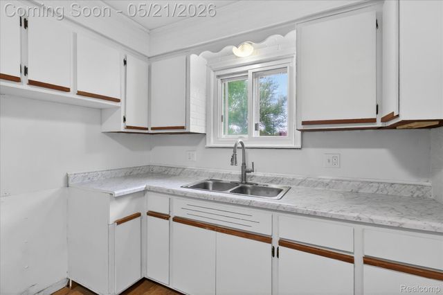 5957 John Daly Street, Taylor, MI 48180