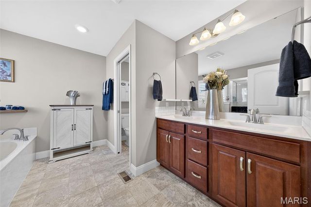 113 Far Meadow Drive, Lake St Louis, MO 63367