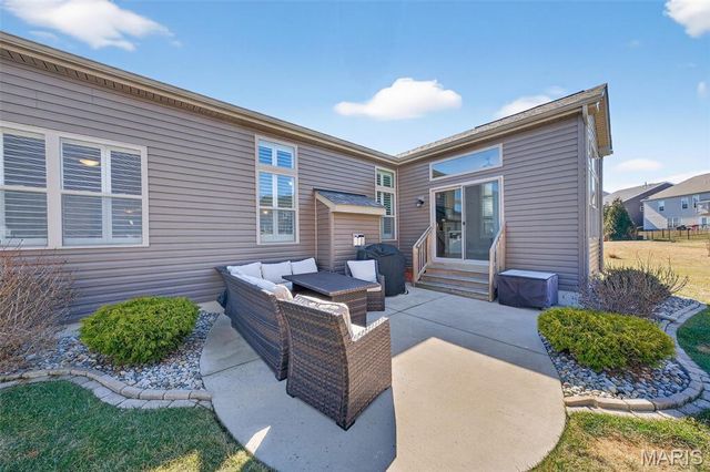 113 Far Meadow Drive, Lake St Louis, MO 63367