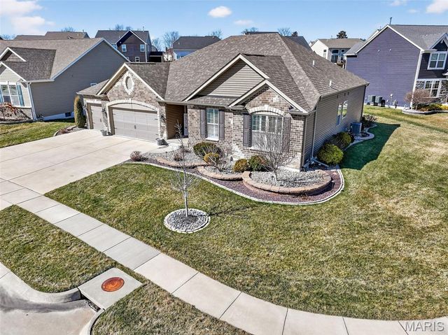 113 Far Meadow Drive, Lake St Louis, MO 63367