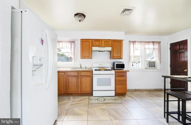 216 GRAY, Egg Harbor Township, NJ 08234