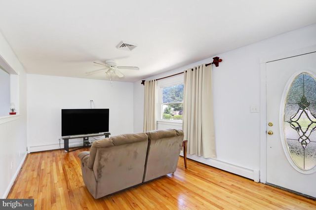 216 GRAY, Egg Harbor Township, NJ 08234
