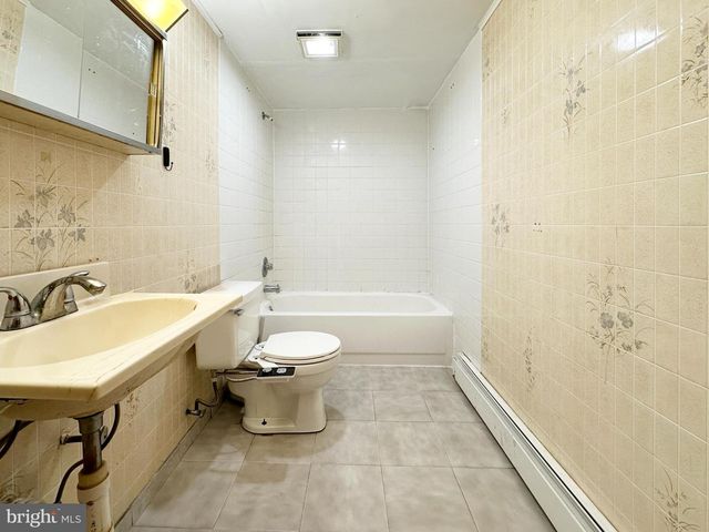 216 GRAY, Egg Harbor Township, NJ 08234