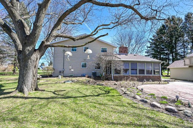 W287N6575 Hibritten WAY, Hartland, WI 53029