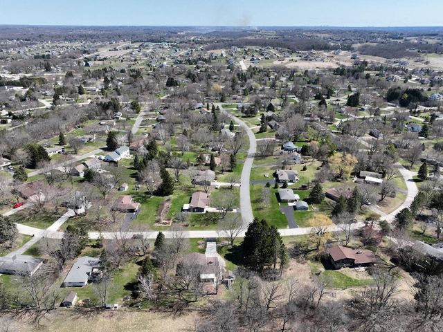 W287N6575 Hibritten WAY, Hartland, WI 53029