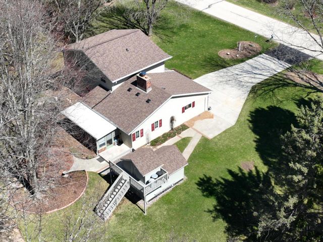 W287N6575 Hibritten WAY, Hartland, WI 53029