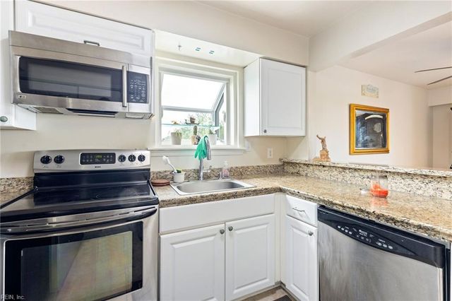 251 Lake DR, Virginia Beach, VA 23451