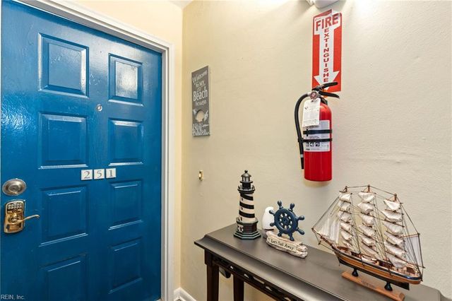 251 Lake DR, Virginia Beach, VA 23451