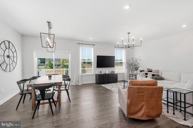 22 CINNAMON LN, Mount Laurel, NJ 08054