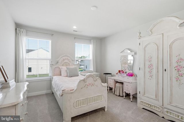 22 CINNAMON LN, Mount Laurel, NJ 08054