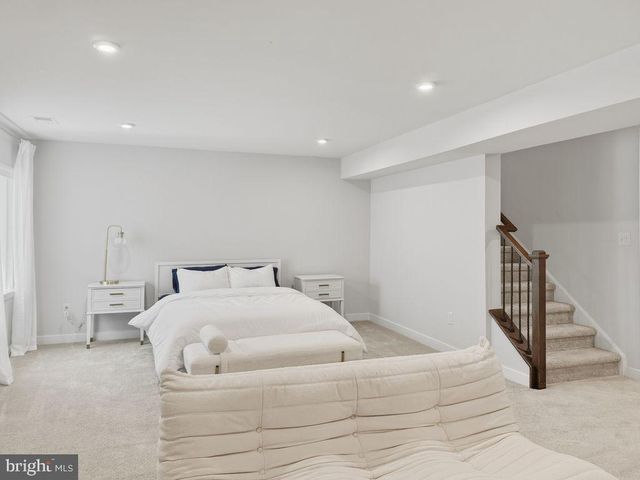 22 CINNAMON LN, Mount Laurel, NJ 08054