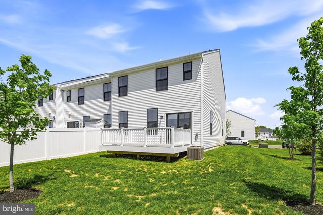 22 CINNAMON LN, Mount Laurel, NJ 08054