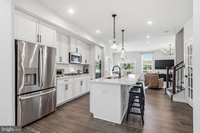22 CINNAMON LN, Mount Laurel, NJ 08054