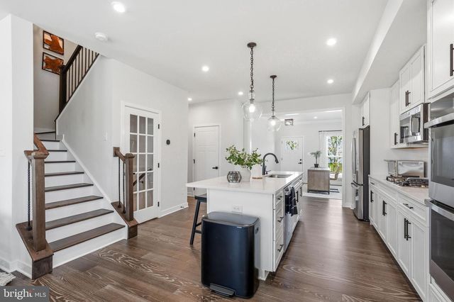 22 CINNAMON LN, Mount Laurel, NJ 08054