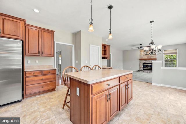 108 COOPER HAWK DR, Coatesville, PA 19320
