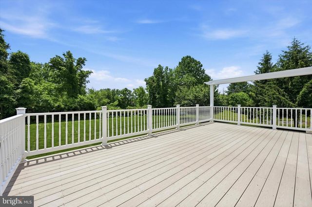 108 COOPER HAWK DR, Coatesville, PA 19320