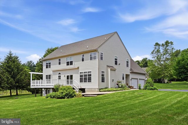 108 COOPER HAWK DR, Coatesville, PA 19320