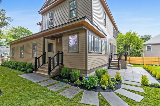 564 Chestnut St, Needham, MA 02492