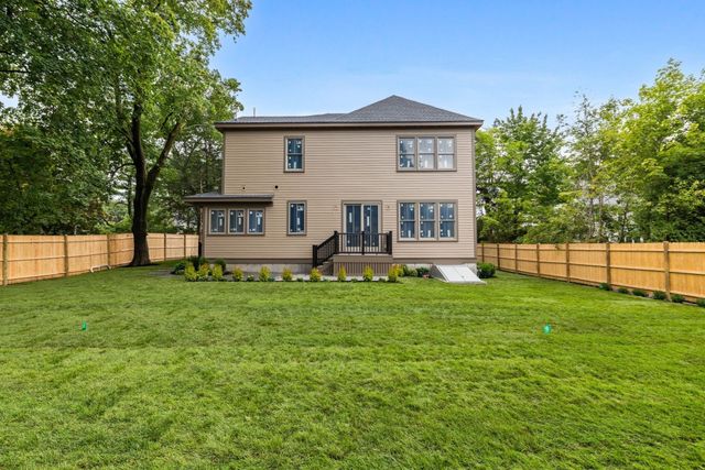 564 Chestnut St, Needham, MA 02492