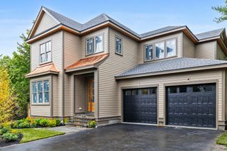 564 Chestnut St, Needham, MA 02492