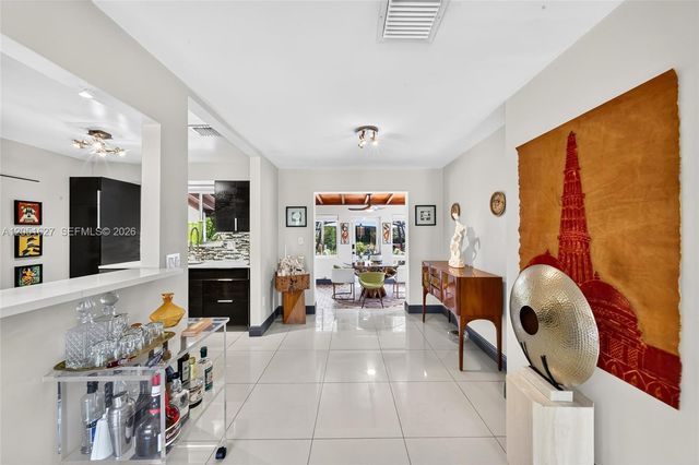 467 NE 129th St, North Miami, FL 33161
