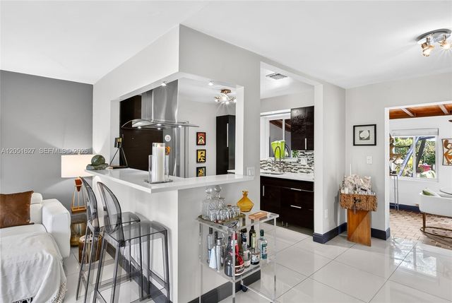 467 NE 129th St, North Miami, FL 33161