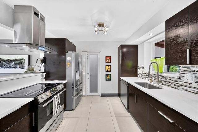 467 NE 129th St, North Miami, FL 33161