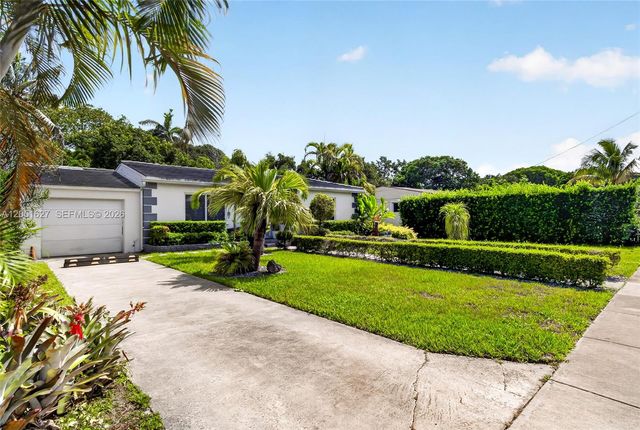 467 NE 129th St, North Miami, FL 33161