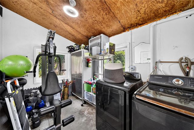 467 NE 129th St, North Miami, FL 33161