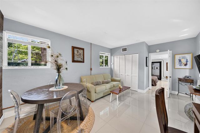 467 NE 129th St, North Miami, FL 33161