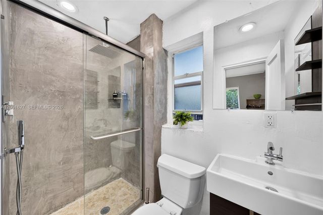 467 NE 129th St, North Miami, FL 33161