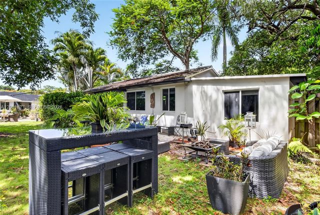 467 NE 129th St, North Miami, FL 33161