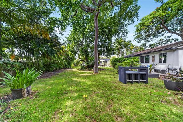 467 NE 129th St, North Miami, FL 33161