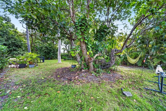 467 NE 129th St, North Miami, FL 33161