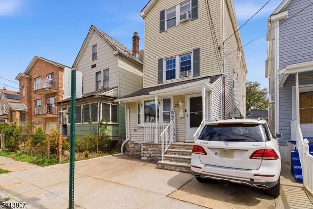 32 Cedar Ave, Elizabeth City, NJ 07202