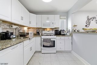 32 Cedar Ave, Elizabeth City, NJ 07202