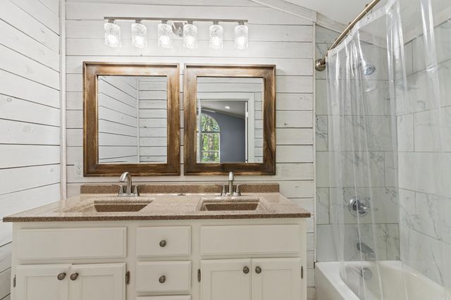 11 E Ridge Road, Mayflower, AR 72106
